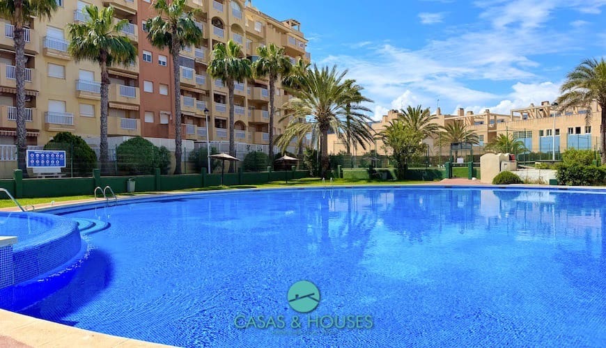 1 makuuhuone Huoneisto myytävänä paikassa La Manga del Mar Menor mukana uima-altaan 
autotalli - 141 000 € (Ref: 9836829)