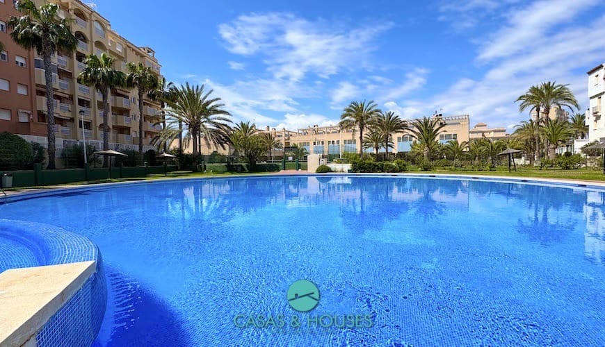 1 makuuhuone Huoneisto myytävänä paikassa La Manga del Mar Menor mukana uima-altaan 
autotalli - 141 000 € (Ref: 9836829)