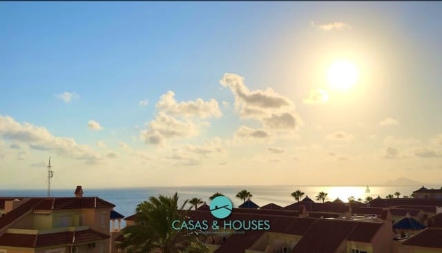 1 soveværelse Lejlighed til salg i La Manga del Mar Menor med swimmingpool - € 147.000 (Ref: 9941592)