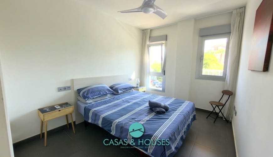 2 chambre Appartement à vendre à La Manga del Mar Menor avec piscine - 200 000 € (Ref: 9942855)