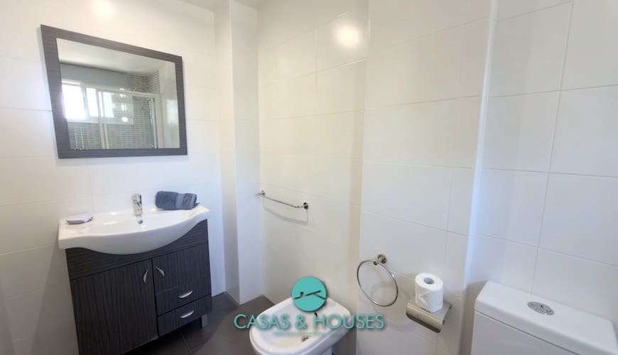 2 chambre Appartement à vendre à La Manga del Mar Menor avec piscine - 200 000 € (Ref: 9942855)