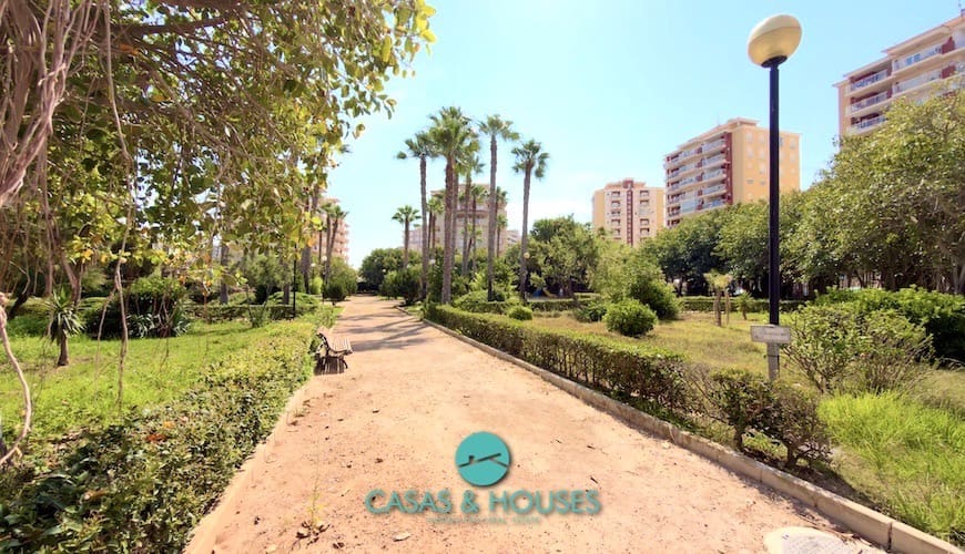 2 chambre Appartement à vendre à La Manga del Mar Menor avec piscine - 200 000 € (Ref: 9942855)