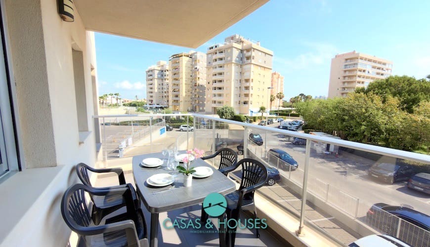 2 chambre Appartement à vendre à La Manga del Mar Menor avec piscine - 200 000 € (Ref: 9942855)