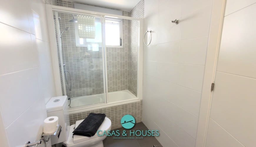 2 chambre Appartement à vendre à La Manga del Mar Menor avec piscine - 200 000 € (Ref: 9942855)
