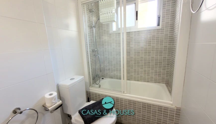 2 chambre Appartement à vendre à La Manga del Mar Menor avec piscine - 200 000 € (Ref: 9942855)