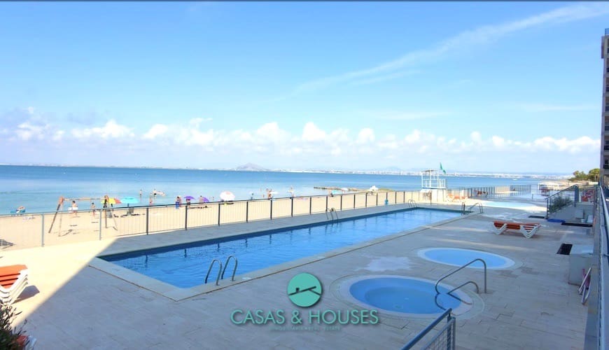 2 chambre Appartement à vendre à La Manga del Mar Menor avec piscine - 200 000 € (Ref: 9942855)