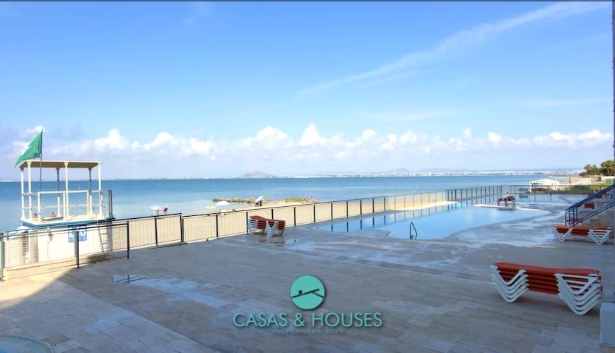 2 chambre Appartement à vendre à La Manga del Mar Menor avec piscine - 200 000 € (Ref: 9942855)