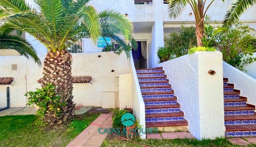 2 soveværelse Lejlighed til salg i La Manga del Mar Menor med swimmingpool - € 147.000 (Ref: 9953048)