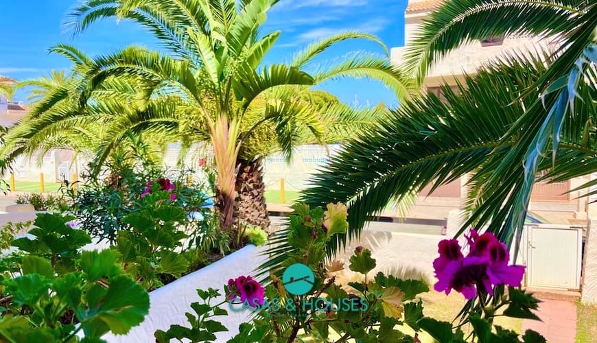 2 soveværelse Lejlighed til salg i La Manga del Mar Menor med swimmingpool - € 147.000 (Ref: 9953048)