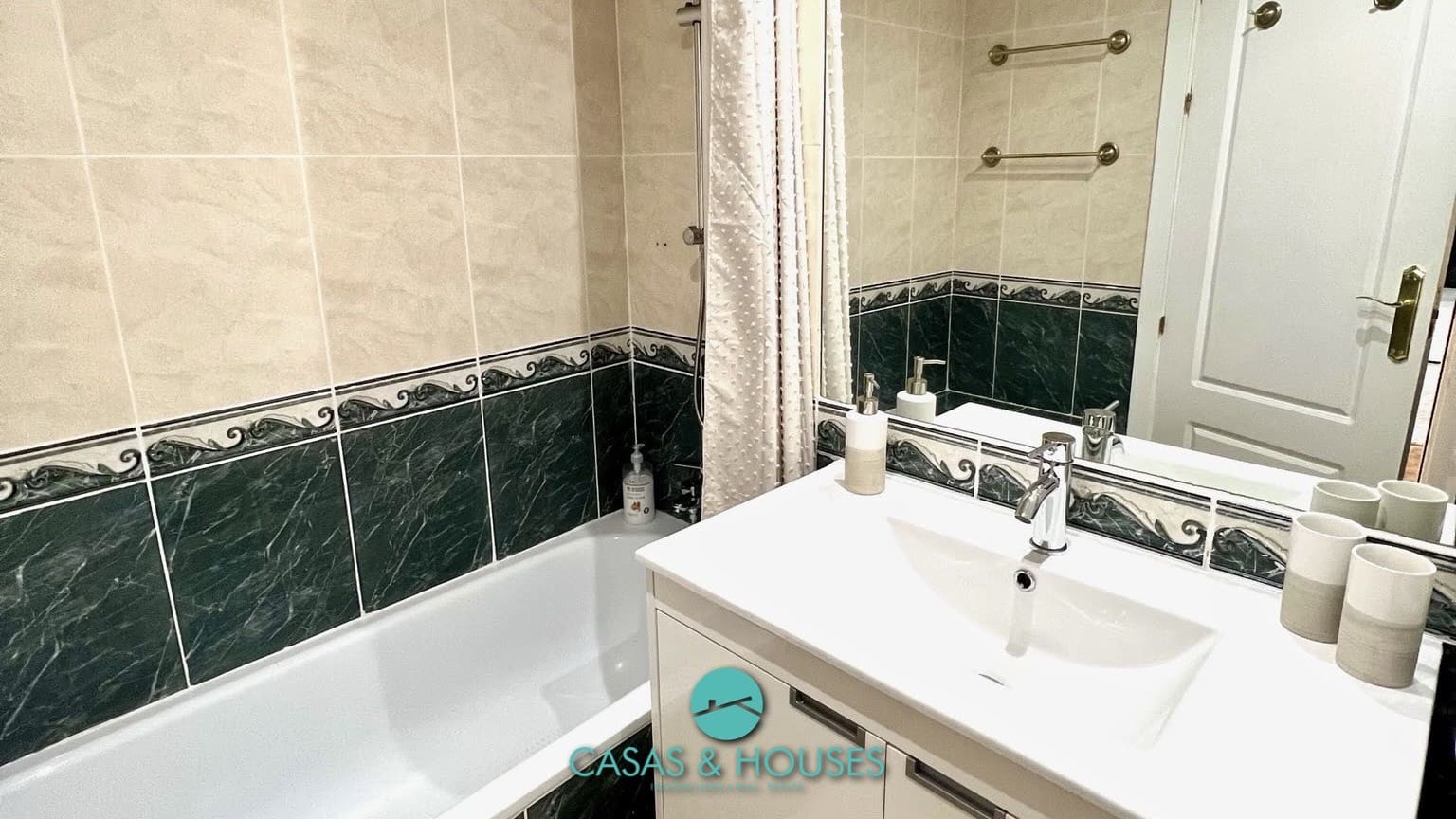 2 soveværelse Lejlighed til salg i La Manga del Mar Menor med swimmingpool - € 147.000 (Ref: 9953048)