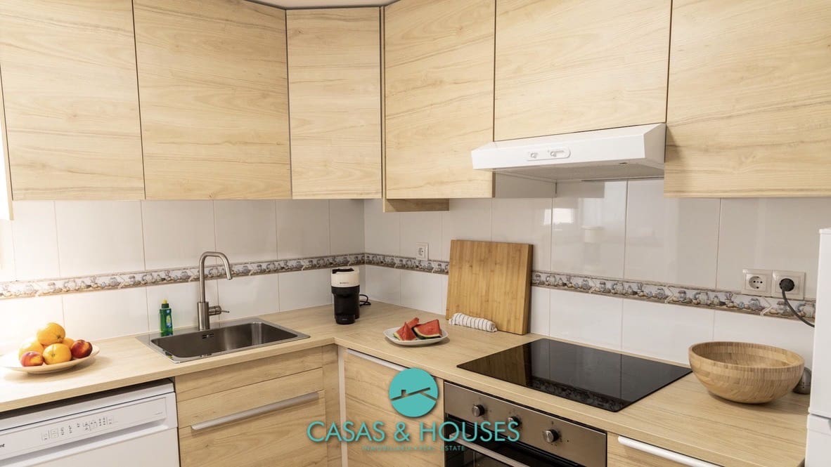 2 soveværelse Lejlighed til salg i La Manga del Mar Menor med swimmingpool - € 147.000 (Ref: 9953048)