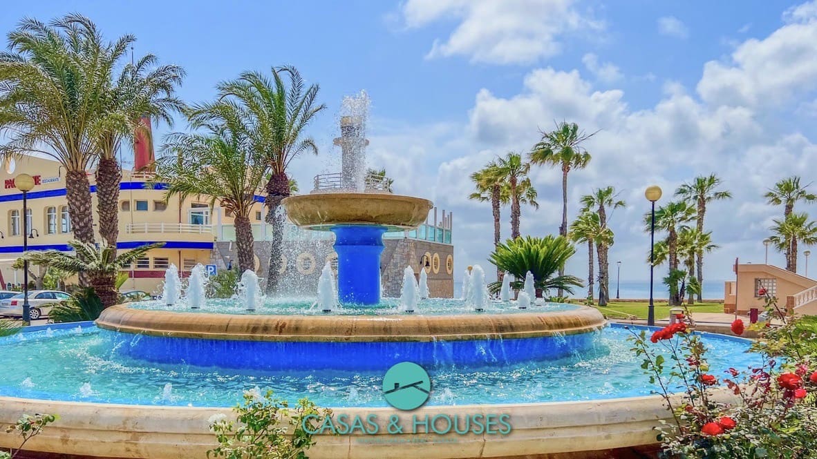 2 soveværelse Lejlighed til salg i La Manga del Mar Menor med swimmingpool - € 147.000 (Ref: 9953048)
