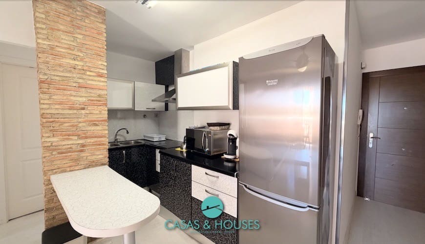 Apartamento de 1 habitación en La Manga del Mar Menor en venta con piscina garaje - 150.000 € (Ref: 9979244)