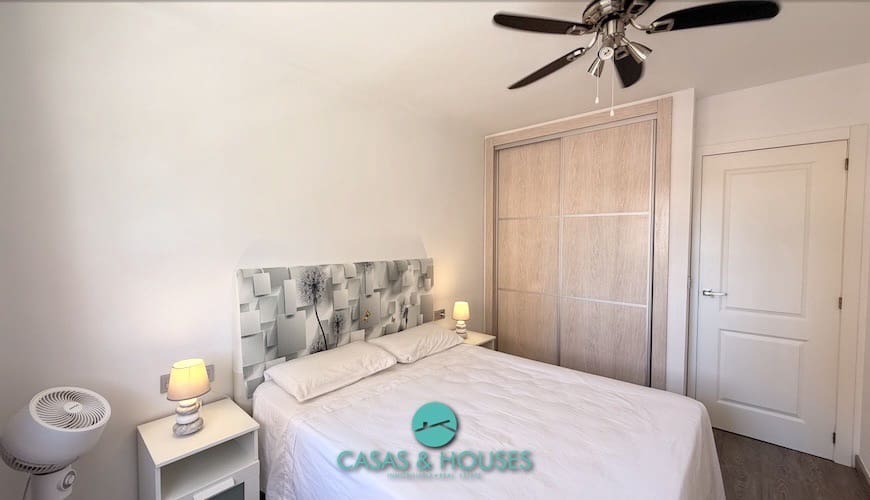 Apartamento de 1 habitación en La Manga del Mar Menor en venta con piscina garaje - 150.000 € (Ref: 9979244)