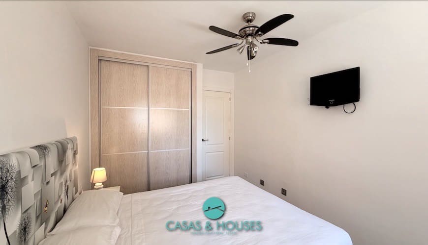Apartamento de 1 habitación en La Manga del Mar Menor en venta con piscina garaje - 150.000 € (Ref: 9979244)