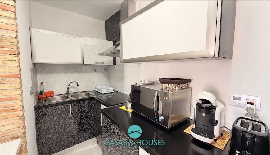 Apartamento de 1 habitación en La Manga del Mar Menor en venta con piscina garaje - 150.000 € (Ref: 9979244)