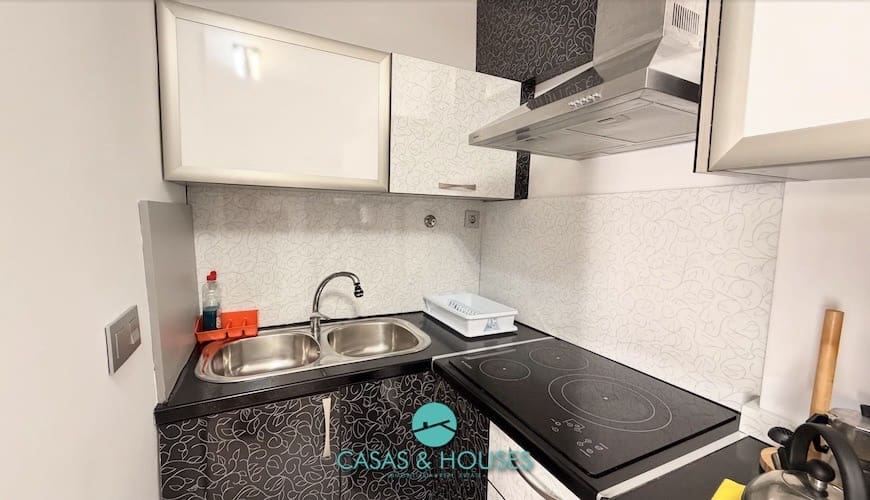 Apartamento de 1 habitación en La Manga del Mar Menor en venta con piscina garaje - 150.000 € (Ref: 9979244)