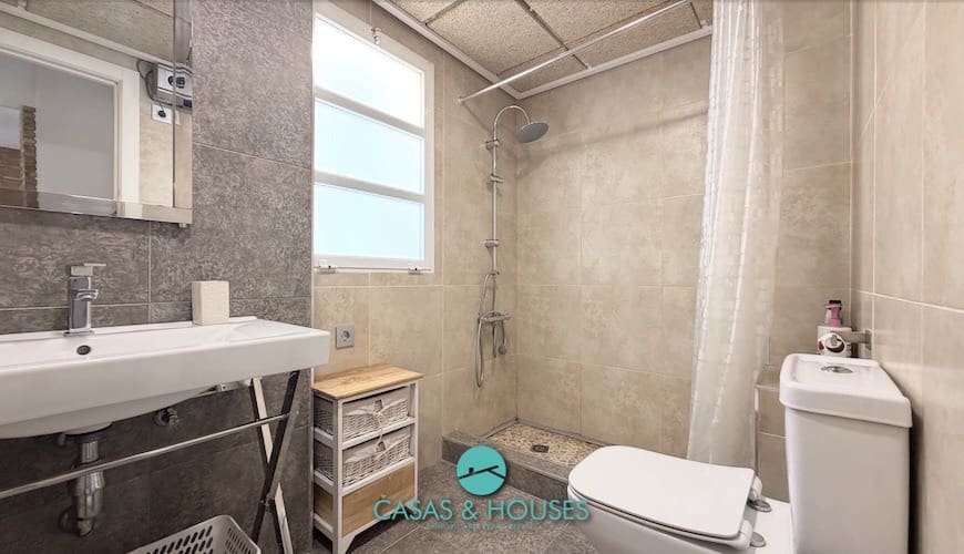 Apartamento de 1 habitación en La Manga del Mar Menor en venta con piscina garaje - 150.000 € (Ref: 9979244)