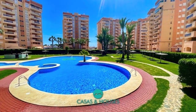 2 soveværelse Lejlighed til salg i La Manga del Mar Menor med swimmingpool - € 190.000 (Ref: 9981271)