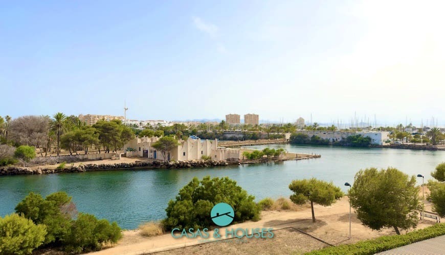 2 soveværelse Lejlighed til salg i La Manga del Mar Menor med swimmingpool - € 190.000 (Ref: 9981271)