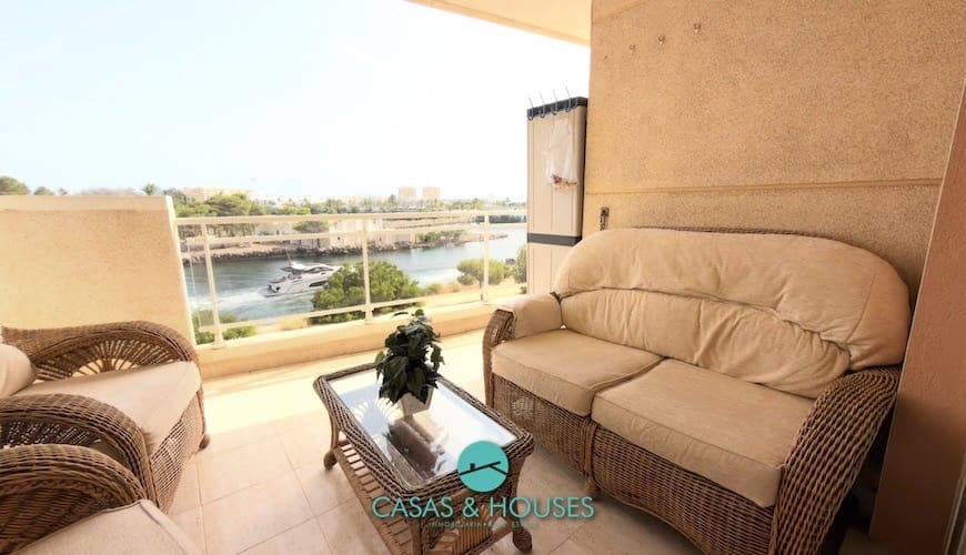 2 soveværelse Lejlighed til salg i La Manga del Mar Menor med swimmingpool - € 190.000 (Ref: 9981271)