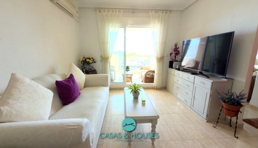 2 soveværelse Lejlighed til salg i La Manga del Mar Menor med swimmingpool - € 190.000 (Ref: 9981271)