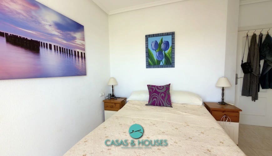 2 soveværelse Lejlighed til salg i La Manga del Mar Menor med swimmingpool - € 190.000 (Ref: 9981271)