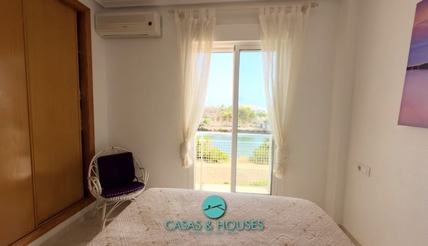 2 soveværelse Lejlighed til salg i La Manga del Mar Menor med swimmingpool - € 190.000 (Ref: 9981271)