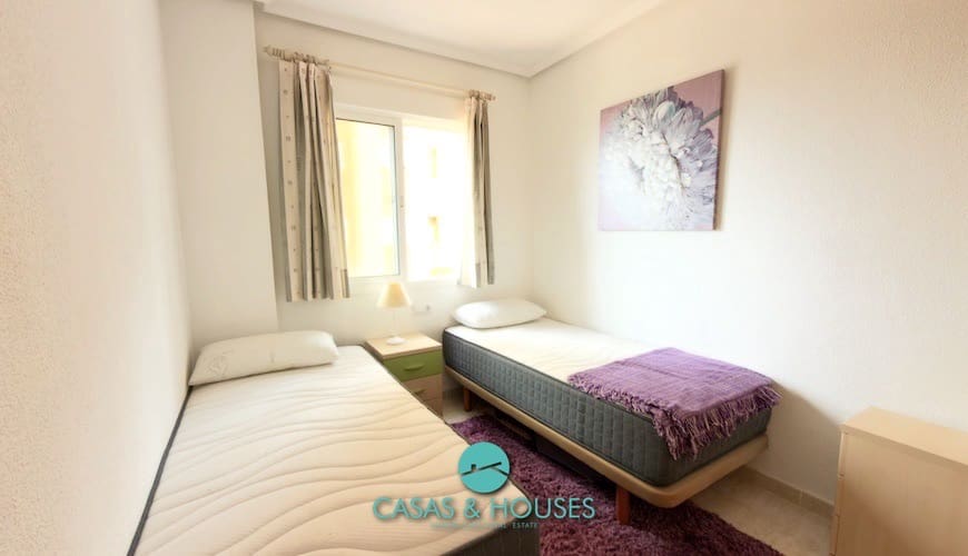 2 soveværelse Lejlighed til salg i La Manga del Mar Menor med swimmingpool - € 190.000 (Ref: 9981271)