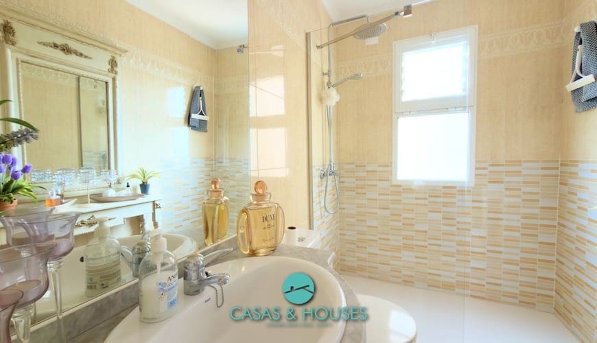 2 soveværelse Lejlighed til salg i La Manga del Mar Menor med swimmingpool - € 190.000 (Ref: 9981271)