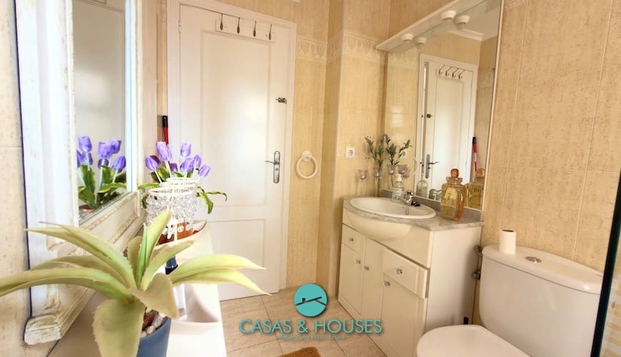 2 soveværelse Lejlighed til salg i La Manga del Mar Menor med swimmingpool - € 190.000 (Ref: 9981271)