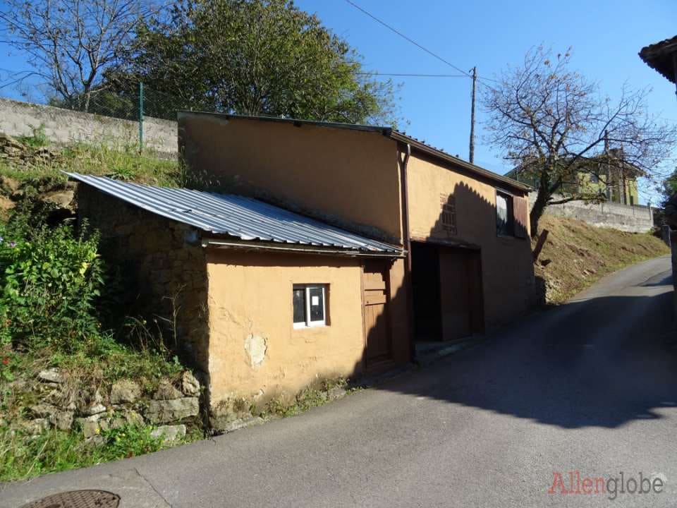 3 soveværelse Byhus til salg i Oviedo - € 70.000 (Ref: 8331946)