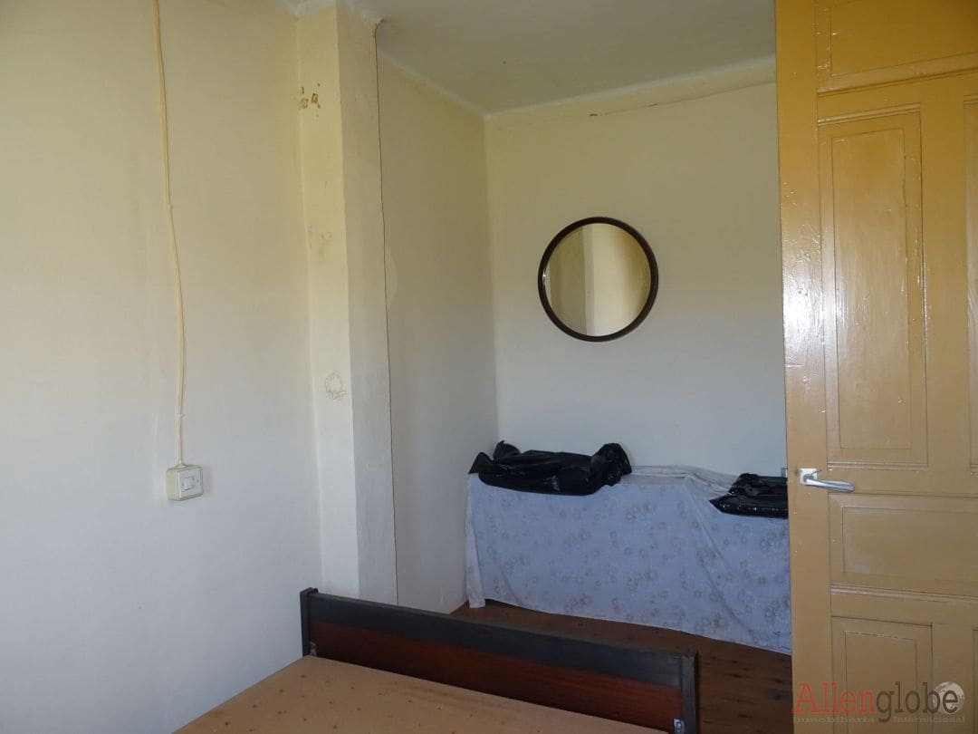 3 soveværelse Byhus til salg i Oviedo - € 70.000 (Ref: 8331946)