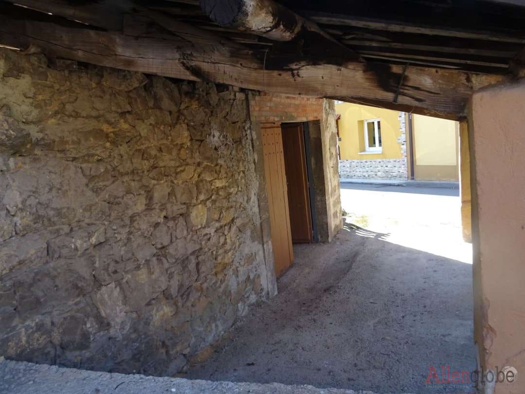 3 soveværelse Byhus til salg i Oviedo - € 70.000 (Ref: 8331946)