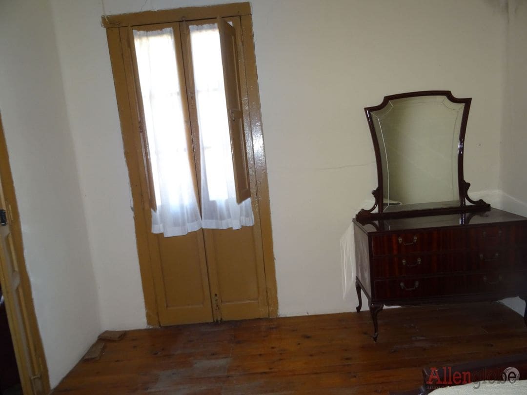 3 soveværelse Byhus til salg i Oviedo - € 70.000 (Ref: 8331946)