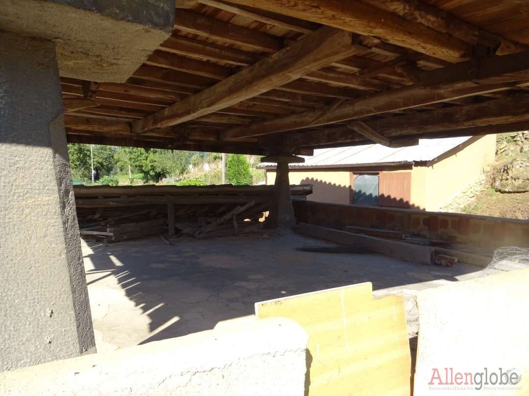 3 soveværelse Byhus til salg i Oviedo - € 70.000 (Ref: 8331946)