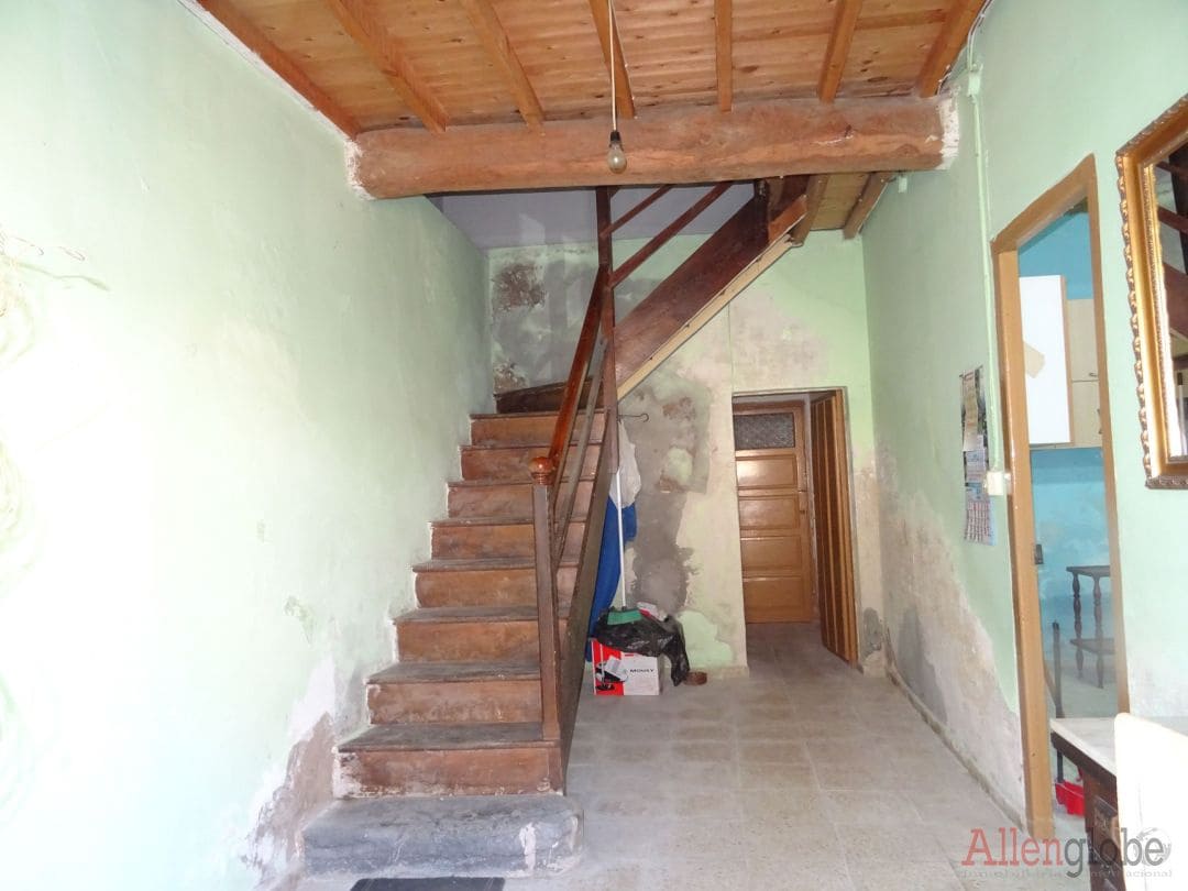 3 soveværelse Byhus til salg i Oviedo - € 70.000 (Ref: 8331946)