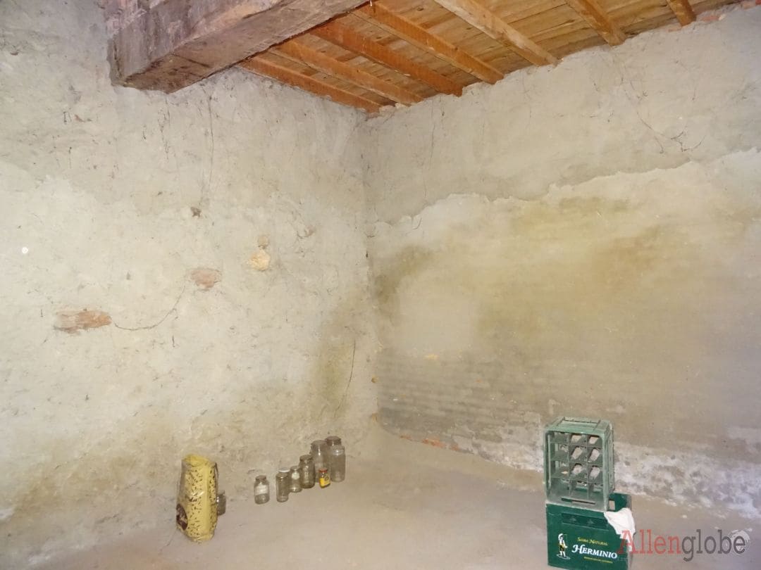 3 soveværelse Byhus til salg i Oviedo - € 70.000 (Ref: 8331946)