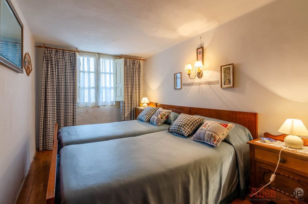 4 bedroom Townhouse for sale in Llanera - € 350,000 (Ref: 8331947)