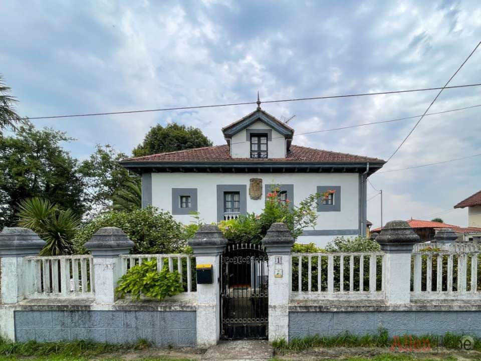 4 bedroom Townhouse for sale in Llanera - € 350,000 (Ref: 8331947)