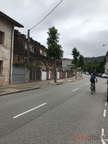 6 soveværelse Lejlighed til salg i Centro Urbano, Oviedo - € 160.000 (Ref: 8332903)