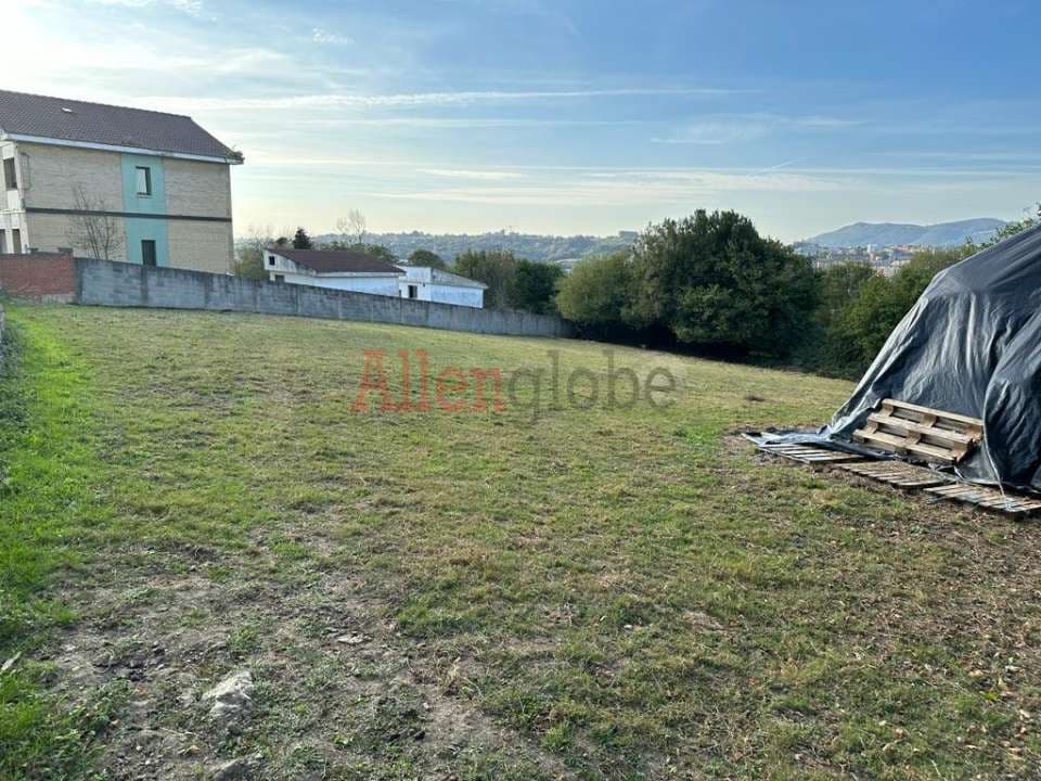 Grunde uden byggetilladelser til salg i Oviedo - € 146.000 (Ref: 8677397)