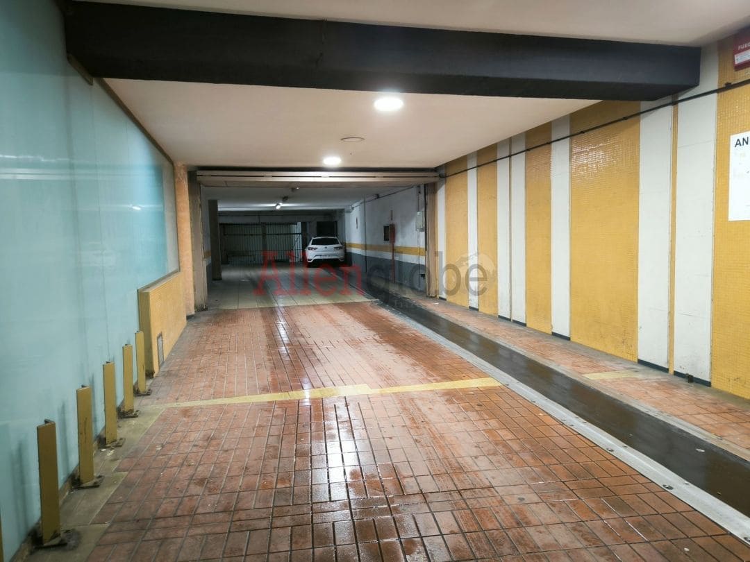 Garage til salg i Oviedo - € 24.000 (Ref: 8726668)