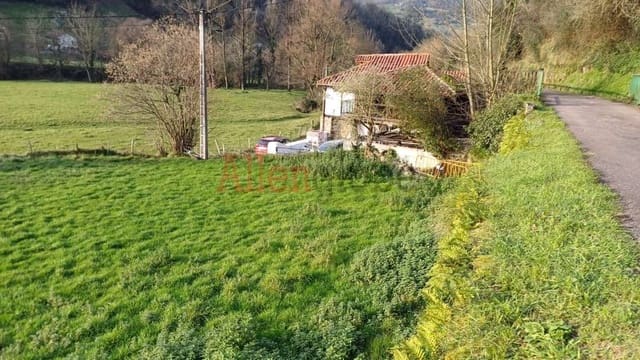 Mark till salu i Oviedo - 59 900 € (Ref: 8735087)