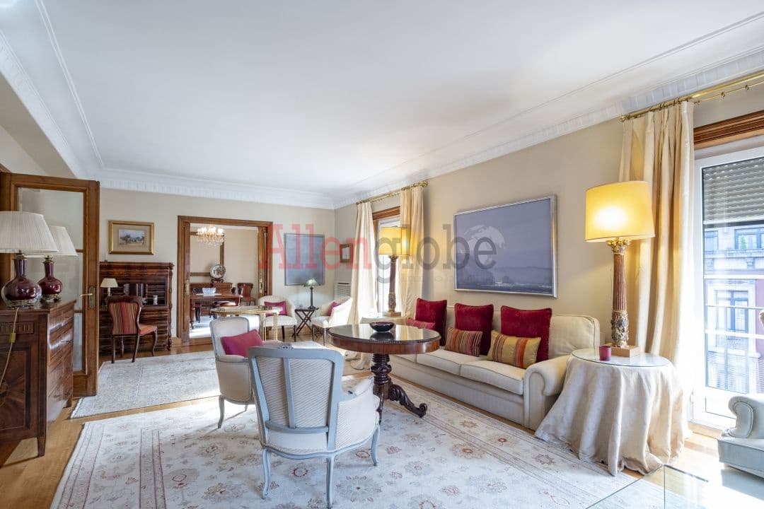 6 soveværelse Lejlighed til salg i Oviedo - € 990.000 (Ref: 8816691)