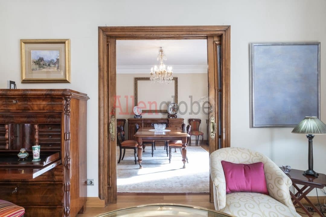 6 soveværelse Lejlighed til salg i Oviedo - € 990.000 (Ref: 8816691)