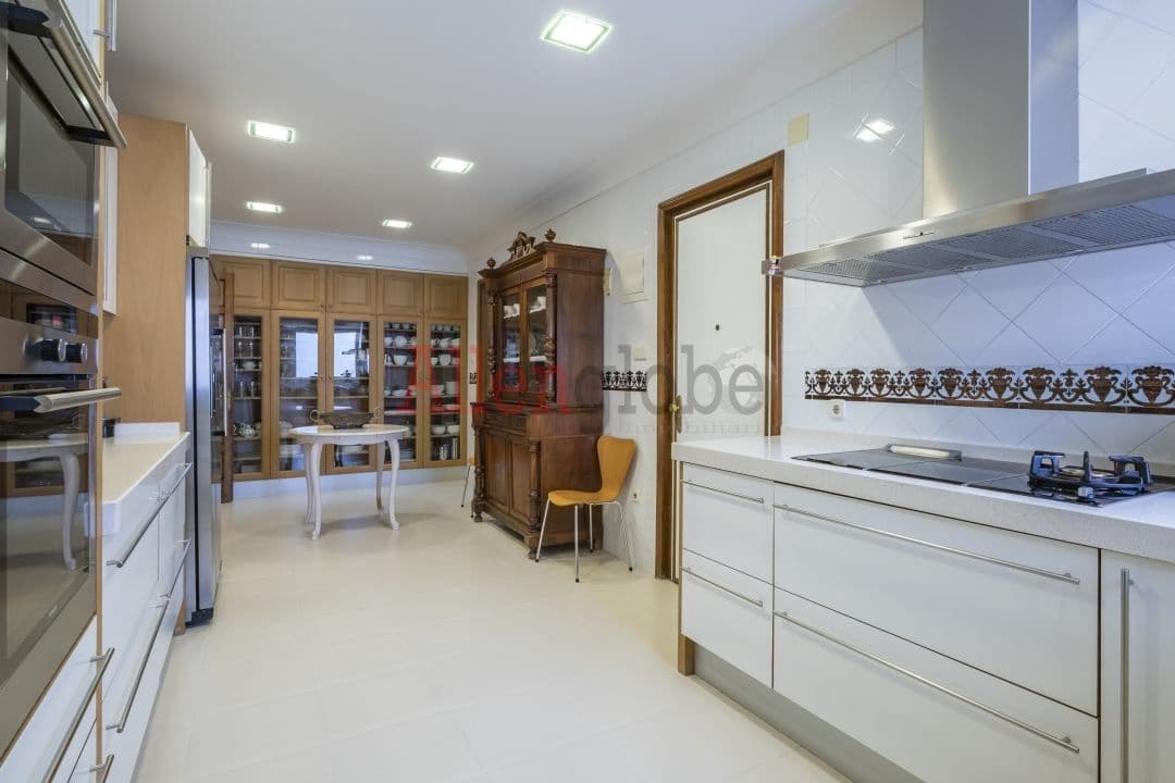 6 soveværelse Lejlighed til salg i Oviedo - € 990.000 (Ref: 8816691)