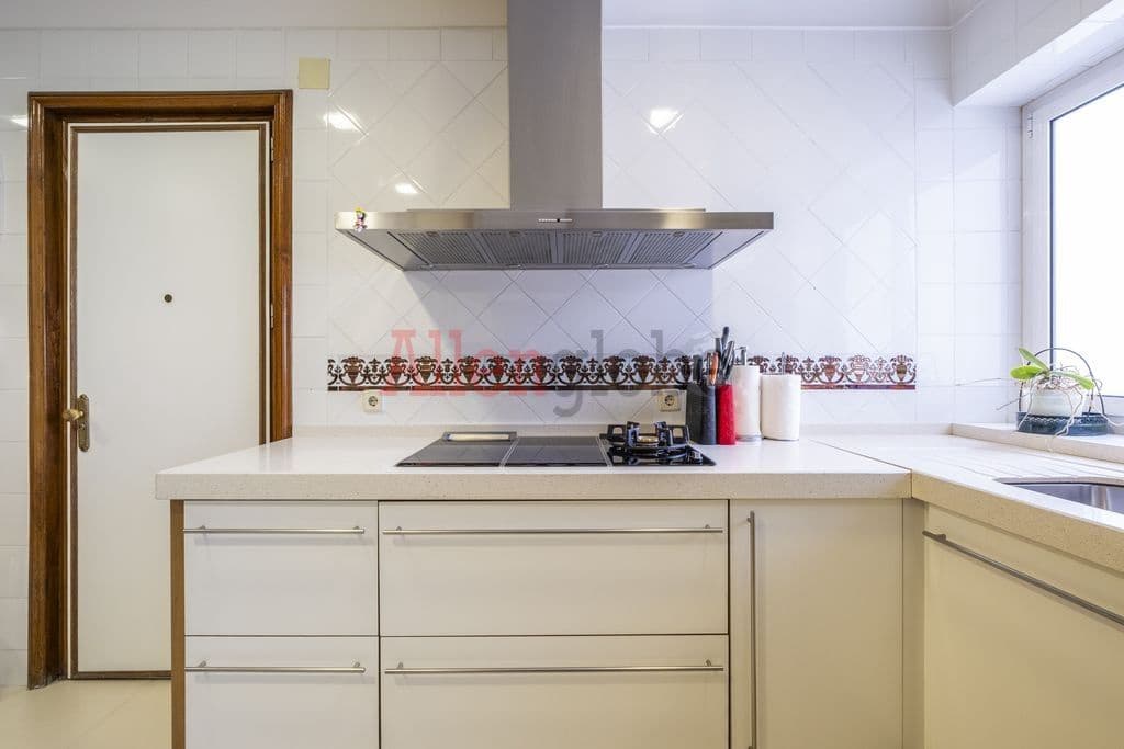 6 soveværelse Lejlighed til salg i Oviedo - € 990.000 (Ref: 8816691)