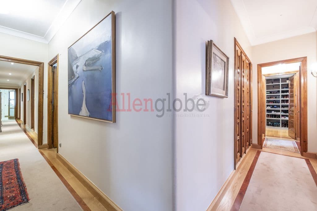 6 soveværelse Lejlighed til salg i Oviedo - € 990.000 (Ref: 8816691)