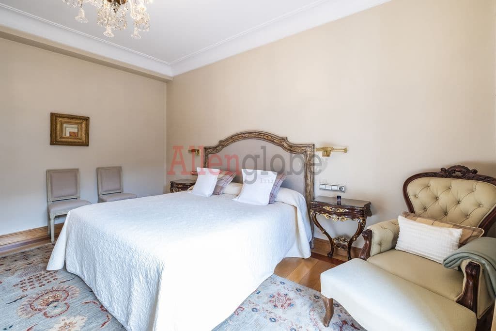 6 soveværelse Lejlighed til salg i Oviedo - € 990.000 (Ref: 8816691)